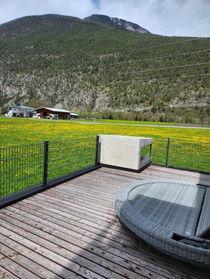 Deluxefort Fuer 10 Gaeste Mit Eigenem Whirlpool Und Fasssauna Imst Luaran gambar