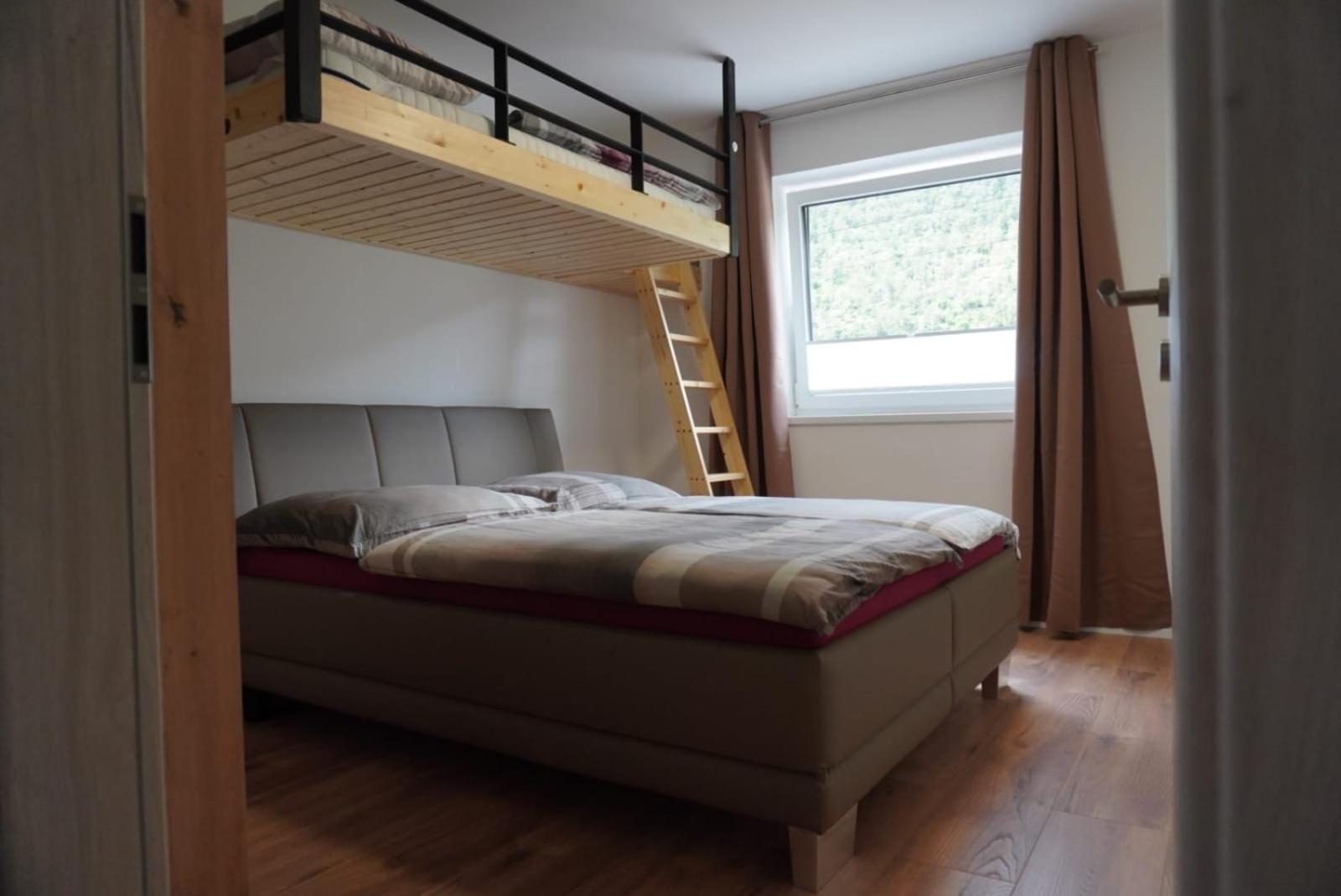 Deluxefort Fuer 10 Gaeste Mit Eigenem Whirlpool Und Fasssauna Imst Luaran gambar