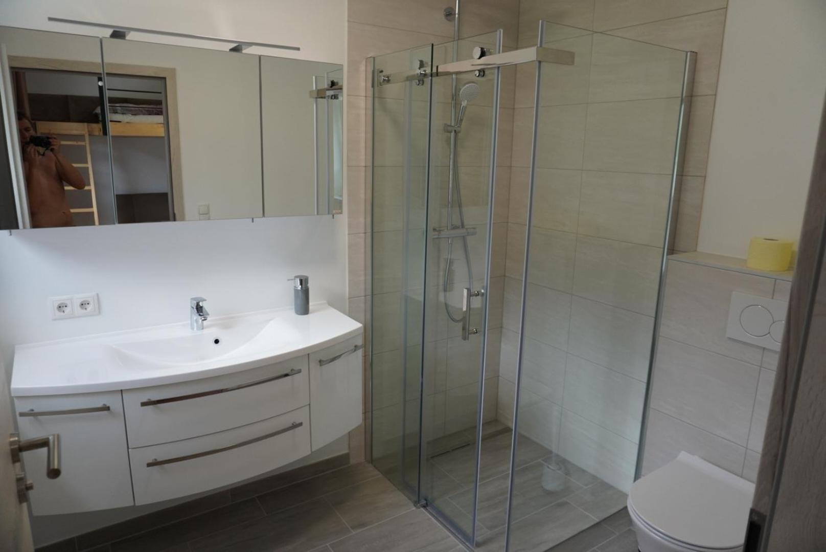 Deluxefort Fuer 10 Gaeste Mit Eigenem Whirlpool Und Fasssauna Imst Luaran gambar