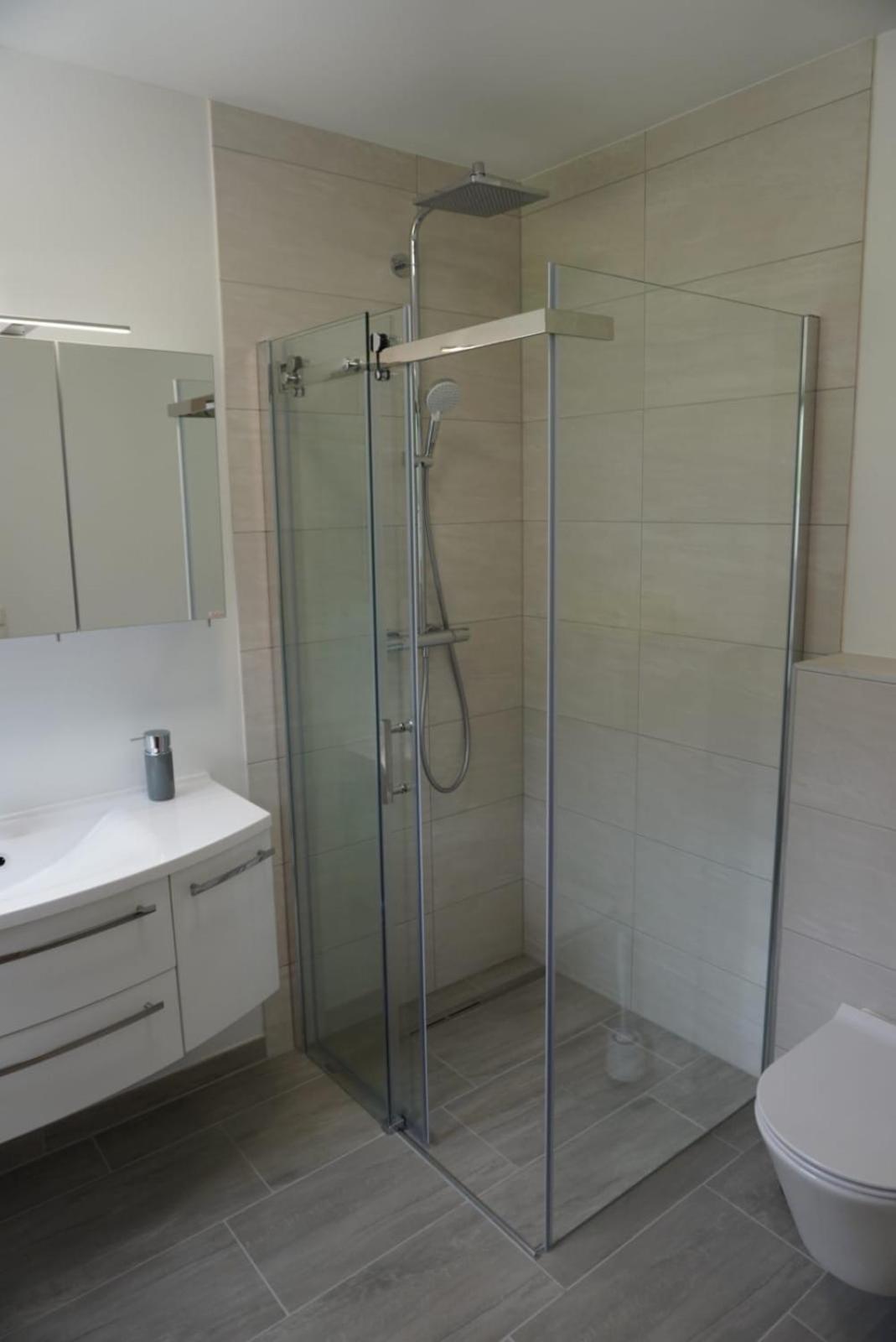 Deluxefort Fuer 10 Gaeste Mit Eigenem Whirlpool Und Fasssauna Imst Luaran gambar